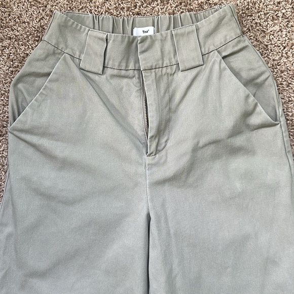Aritzia TNA Utility Cargo Pants - Picture 4 of 9